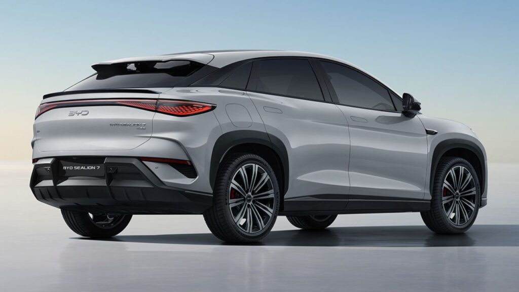 BYD Sealion 7